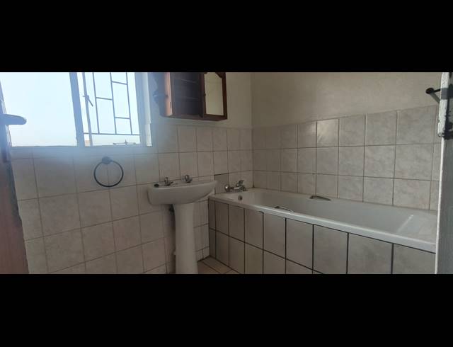 3 BEDROOM TOWNHOUSE FOR SALE IN GROBLERPARK